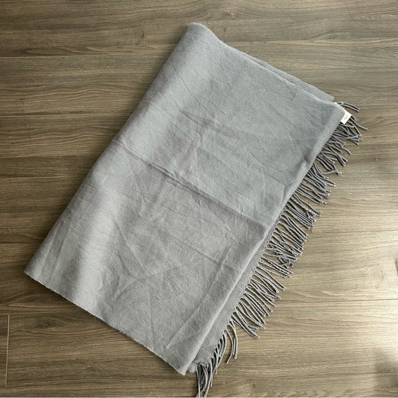 Aritzia Sunday Best Coco Scarf - Picture 2 of 6